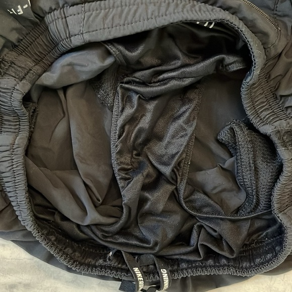 Nike  Running shorts Dri-Fit  black/mesh ventilation  Underwear  pockets  size M - Picture 6 of 14